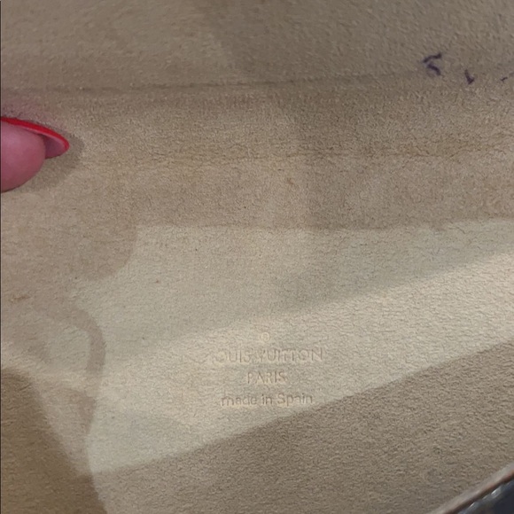 REAL Louis Vuitton Purse - Picture 5 of 8